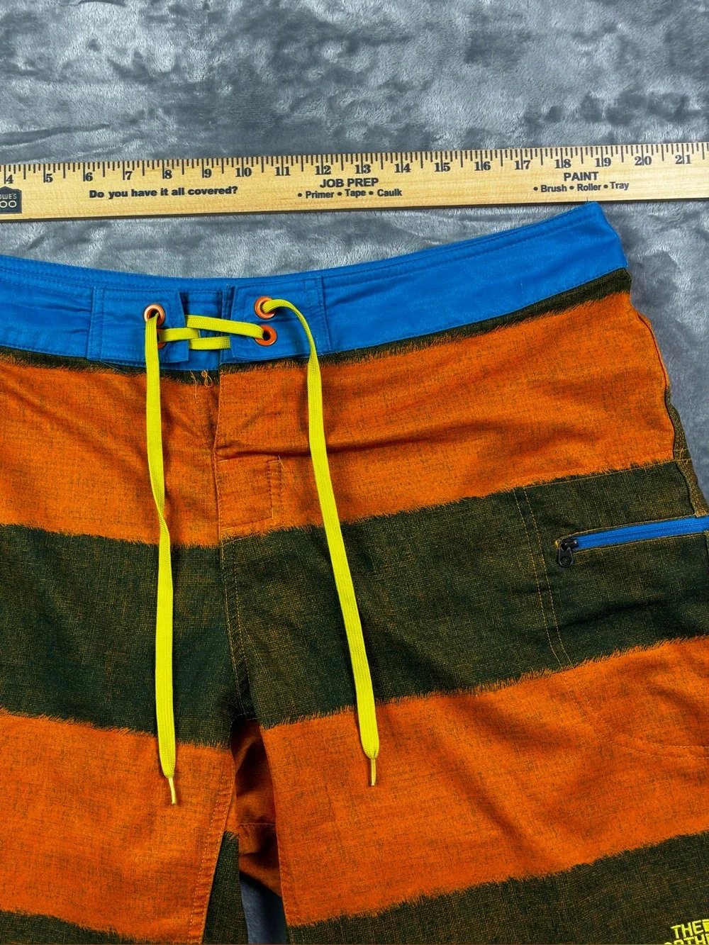 North Face Olas Board Shorts Size 36 Striped 9” Inseam Stretch Zip Pocket CMB9